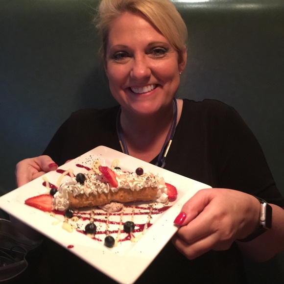 Meet your Posher, 💕Julie Posh Ambassaor!💕 - Picture 2 of 5